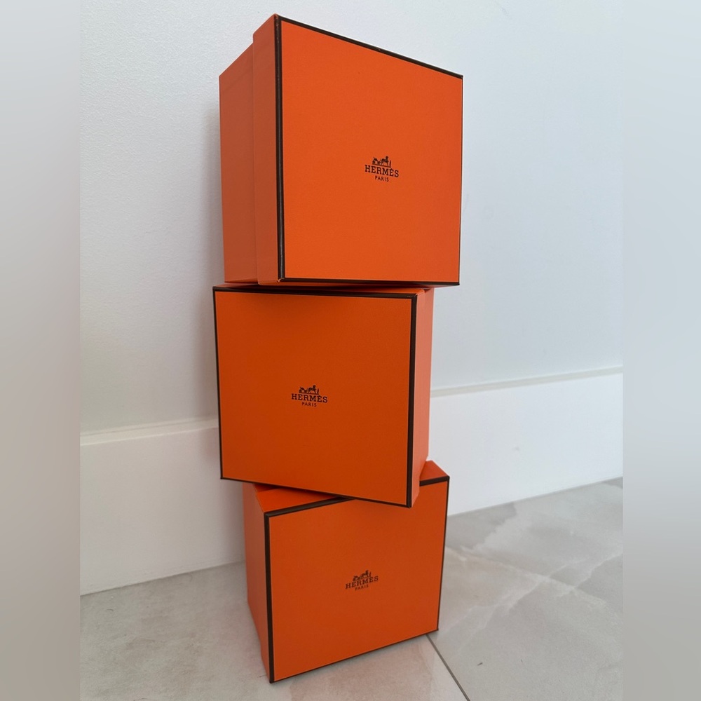 3 Hermès Gift Boxes with Logo Ribbons - Picture 2 of 11